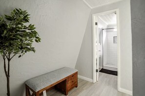 Spa - Comfy Modern Big Bear Cabin less than 15 mins from ski/board slopes & village  (Big Bear)