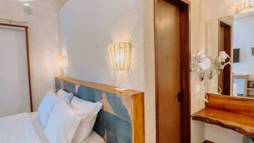 Deluxe Triple Room, Private Bathroom | Free WiFi