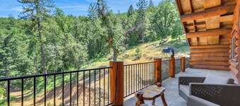 Mount Chalet sleeps 24  in marvelous Grass Valley with WiFi, and Generator