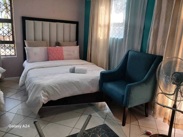 5 Schlafzimmer, Bügeleisen/Bügelbrett, WLAN, Bettwäsche