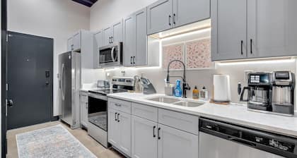The Juliette Loft: Historic Charm Meets Modern Comfort in Downtown Kingsport