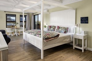 4 bedrooms, free WiFi, bed sheets