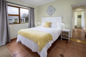 4 bedrooms, free WiFi, bed sheets
