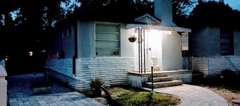 Cozy 2BR/1BA near Beaches, Downtown, and Jacksonville Zoo (discounts available)