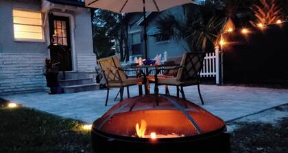 2BR/1BA w/ Backyard near Jax Zoo -- Welcome, Train Enthusiasts!!