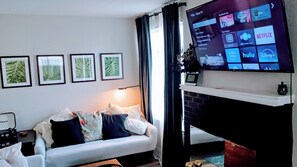 Smart TV - [New Listing Price] Cozy 2BR/1BA Home near Downtown and Jacksonville Zoo (Jacksonville)