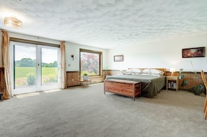 1 Schlafzimmer, Schreibtisch, Bügeleisen/Bügelbrett, Reisekinderbett
