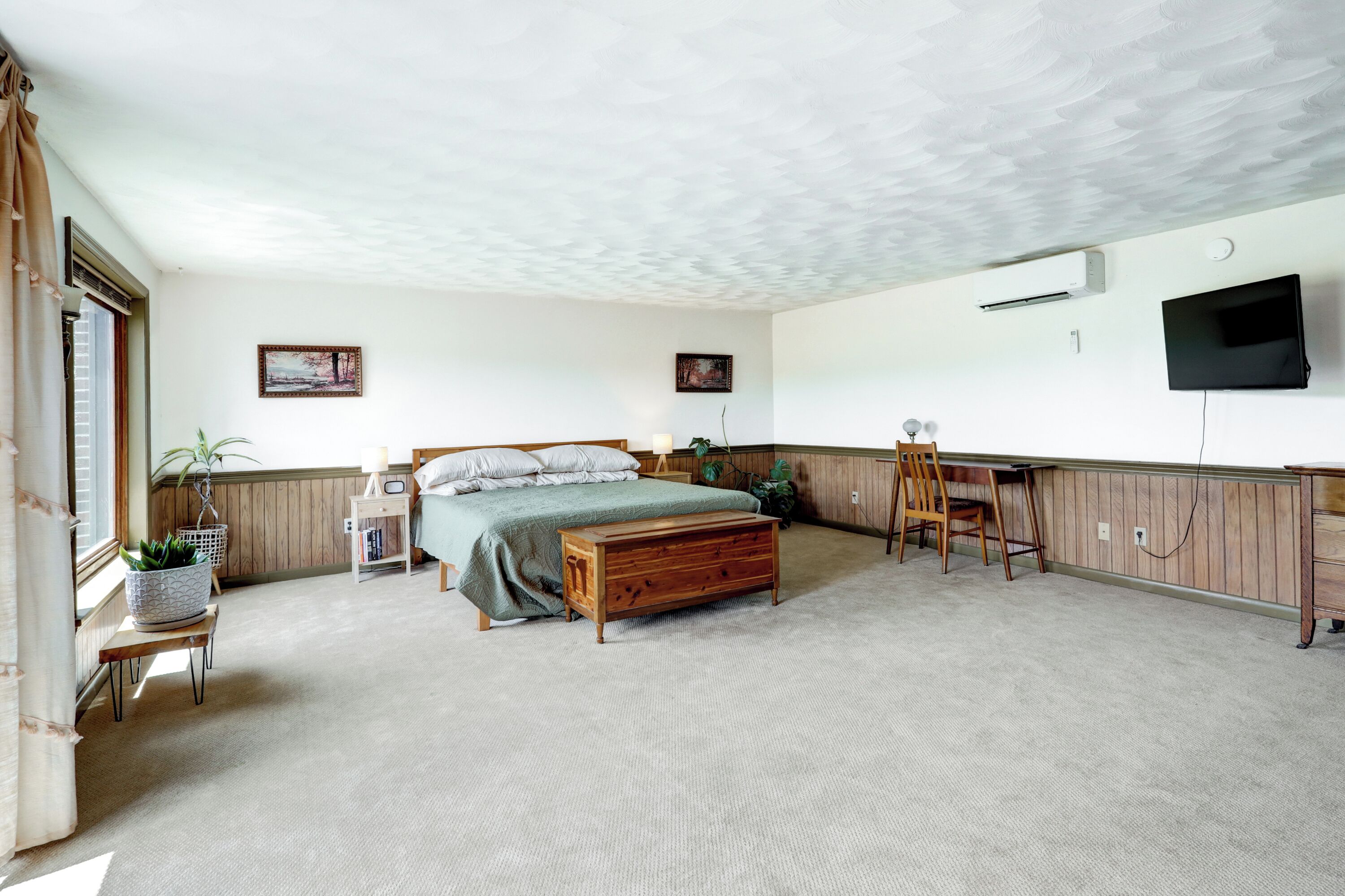 1 bedroom, desk, iron/ironing board, travel crib