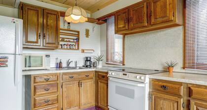 Vintage Style Apartment with Amazing Views of Amish Farmland