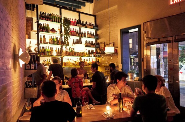 Bar (on property) - Beaming in Bed-Stuy (Brooklyn)