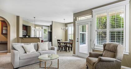 Stunning Short-Term Furnished Condo in West Linn's Summerlin!