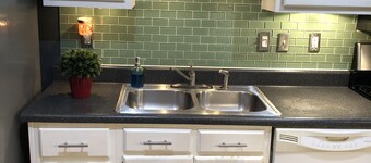 Peaceful and quite townhouse with amazing views. Great location in Richmond