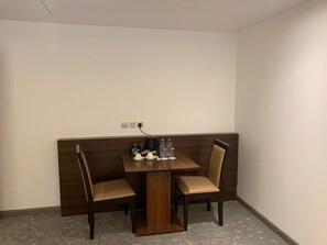 Suíte júnior | Opções para refeição no quarto