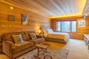 3 makuuhuonetta, silitysrauta/-lauta, ilmainen Wi-Fi, vuodevaatteet