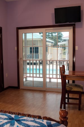 Standard Cabin | Interior - Hummingbird Estate Cabanas (Dangriga)