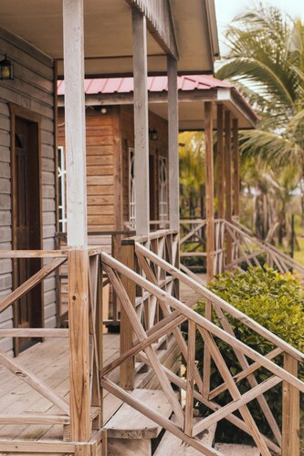 Hummingbird Estate Cabanas 