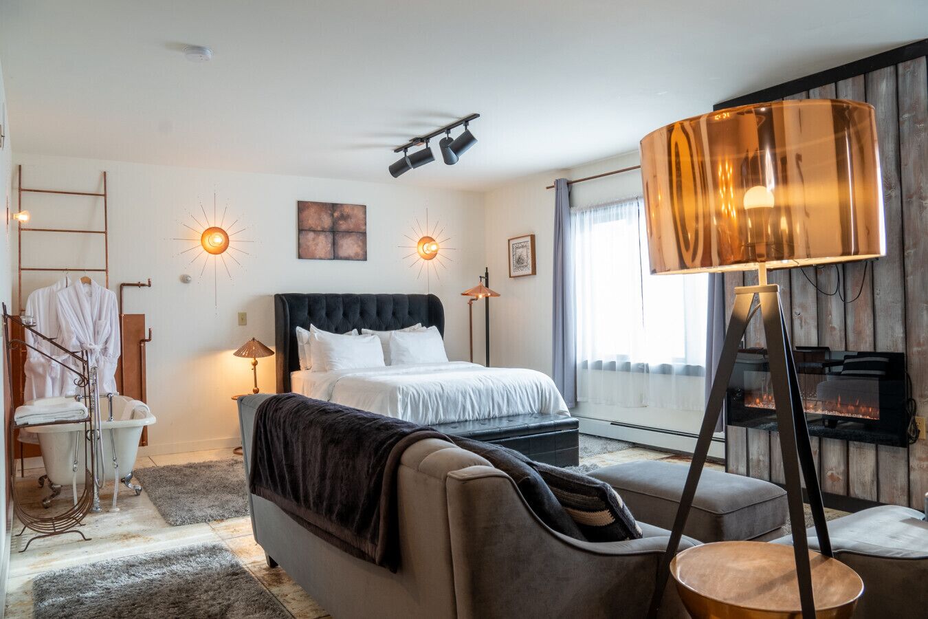 2 quartos, escrivaninha, Wi-Fi de cortesia, roupa de cama