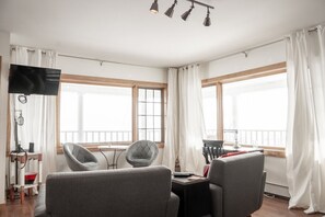 Smart-tv en een open haard