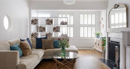 Spacious Home in Central Windsor with Large Garden