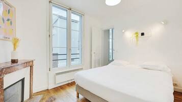 Apartment | 3 bedrooms, laptop workspace, iron/ironing board, bed sheets