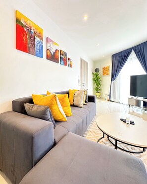 Deluxe Apartment | Living area - Loxwood House  (Accra)