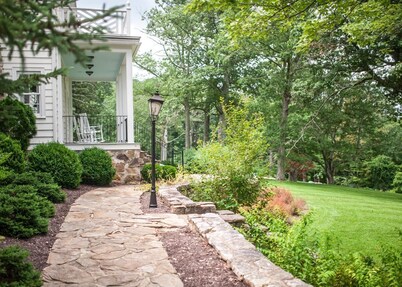 Spacious Manor 1.5 mi to Omni Homestead w/ Access to Hot Tub, Fitness Rm & Pool