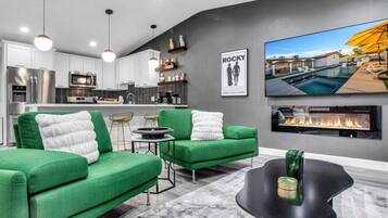 Smart TV, fireplace, ping pong