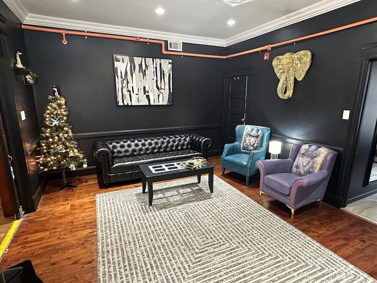 Black & Gold Suite 202 -Ada Room - Chesterfield, MO
