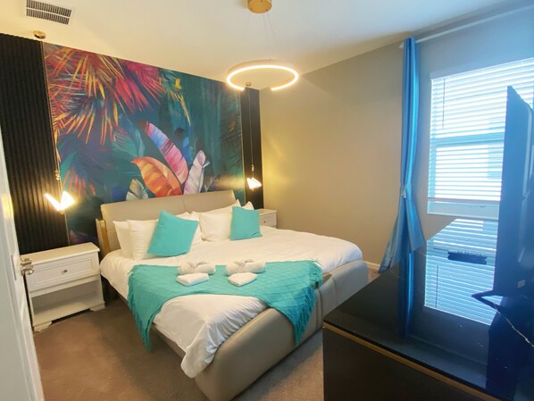 12 slaapkamers, een strijkplank/strijkijzer, wifi, beddengoed