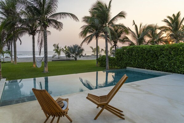 Pool - Casa Nisa - La Flia Oceanfront Luxury (Puerto Escondido)