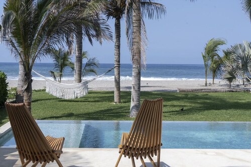 Casa Nisa - La Flia Beachfront Luxury