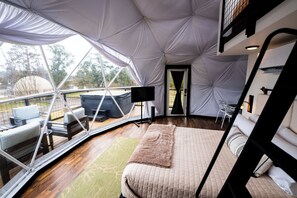 1 bedroom, WiFi, bed sheets - Lake Front Geodesic Dome: Hot Tub & Lake Views (Cedar Bluff)