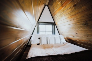 1 bedroom, WiFi, bed sheets - Modern A-Frame Cabin: Hot Tub, TV, & Lake Views (Cedar Bluff)