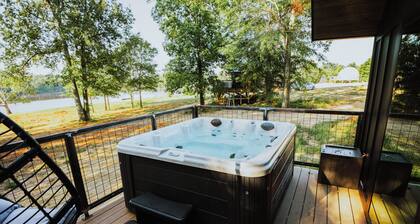 Lake Front Modern Cabin: Hot Tub, TV, & Lake Views