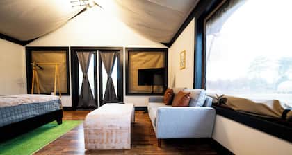 Lake Front Luxury Glamping Tent Suite: Hot Tub & Lake Views