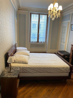 4 chambres, fer et planche à repasser, Wi-Fi gratuit, draps fournis