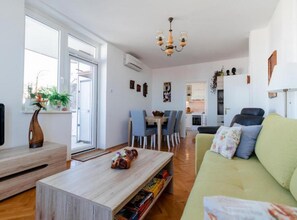 TV, stereo - Two Bedroom Apartment with Balcony and Sea View (Piran)