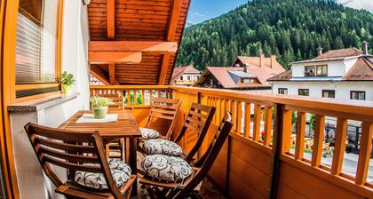 Riverside Pines Luce Apartments with Balcony - Two Bedroom Apartment with Balcony