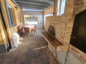 屋外ダイニングエリア