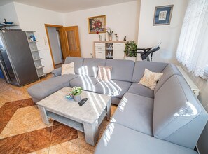 TV, DVD player, aparelho de som