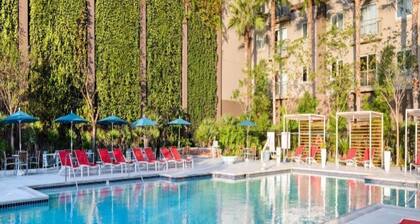 Chic hotel suite with fitness room, WiFi in awesome Anaheim