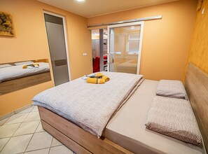 2 chambres, fer et planche à repasser, accès Internet