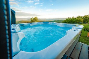 Bain à remous extérieur