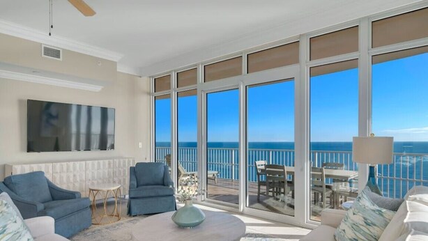 Smart TV - Luxury 4BR Beachfront Corner Unit, Panoramic Gulf Views, Lazy River, Indoor Pool (Orange Beach)