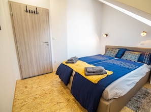 1 bedroom, internet, bed sheets