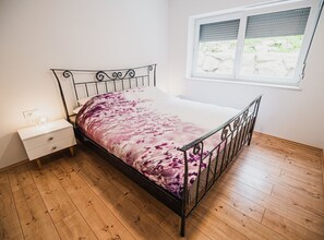 2 bedrooms, iron/ironing board, Internet, bed sheets - Family-Friendly Mountain Paradise Residences - Two Bedroom Apartment with Terrace (Preddvor)