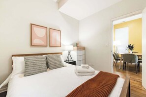 3 bedrooms, desk, iron/ironing board, travel crib