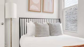 3 bedrooms, desk, iron/ironing board, travel cot