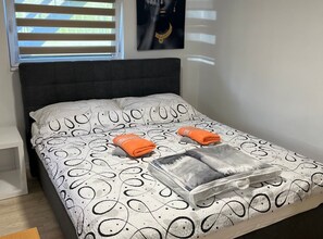 Internet, bed sheets