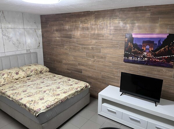 1 quarto, acesso à internet, roupa de cama